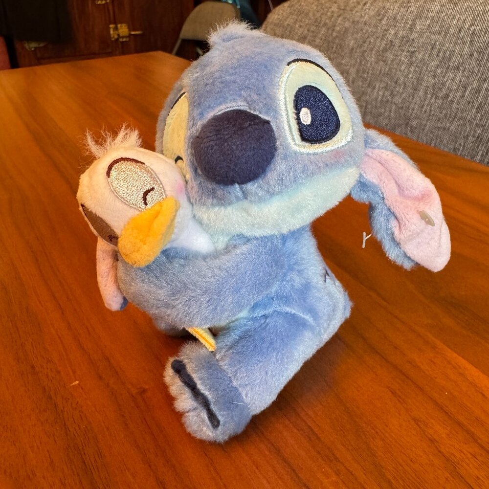 Disney World Shanghai 2025 Stitch Hugging Duck Plush Gold Keychain